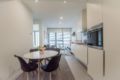 享有城市和海景全新的豪华两室公寓M9 - Melbourne - Australia Hotels