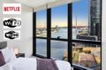 Amazing water-views @docklands - wifi-netflix-wine - Melbourne - Australia Hotels