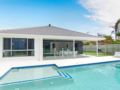Bal Harbour - Waterfront Holiday Home - Gold Coast - Australia Hotels