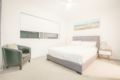 Boutique 3 bed 2 bath apt with balcony city view - Brisbane - Australia Hotels