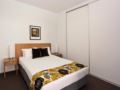 Mantra 100 Exhibition Apartments - Melbourne - Australia Hotels