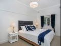 Modern 2 Bedroom Apartment in Lavender Bay - LB002 - Sydney - Australia Hotels