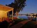 Noosa Entrance Waterfront Resort - Sunshine Coast - Australia Hotels