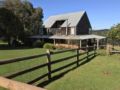 Pump Hill Farm Cottages - Pemberton - Australia Hotels