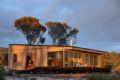 Sawyers Bay Shacks - Flinders Island - Australia Hotels