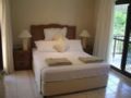 The Boutique Collection - Tranquility Relax 1 Bed - Cairns - Australia Hotels