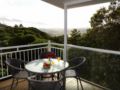 Tinaroo Sunset Retreat - Barrine - Australia Hotels