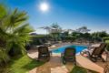 Apartment Honos with Swimming Pool II - Brac Island ブラチ島 - Croatia クロアチアのホテル