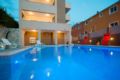 Apartment in Villa Santos with Swimming Pool III - Podstrana - Croatia Hotels
