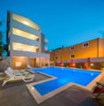 Apartment in Villa Santos with Swimming Pool VII - Podstrana ポドストラーナ - Croatia クロアチアのホテル