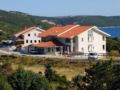 Hotel Zlatni Lav - Martinscica - Croatia Hotels