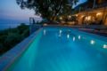 Villa Total Relax with Swimming Pool - Dugi Rat ドゥジ ラット - Croatia クロアチアのホテル