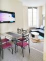 17th c. appt Bright spacious Cahors city center - Cahors - France Hotels