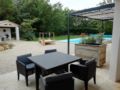 Appartement Cosy Campagne proche Aix en Provence - Rognes ロニュ - France フランスのホテル