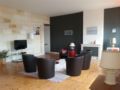 CHARTRONS - Nice apartment overlooking the Garonne - Bordeaux ボルドー - France フランスのホテル