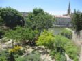 Classic France AC overlooking the garden & town - Limoux リムー - France フランスのホテル