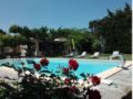 Maison familiale en campagne avec piscine - Carpentras カルパントラ - France フランスのホテル