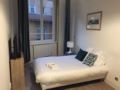 private room with good view - Lyon - France Hotels