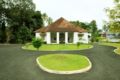 Relax and enjoy your stay in old heritage bungalow - Kochi - India Hotels