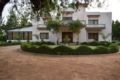 STAYGARNER! Luxurious Farmhouse Pool & Open Bar! - New Delhi ニューデリー&NCR - India インドのホテル