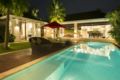 3-BR Premium Villa Private Pool+Brkfst@(5)Seminyak - Bali バリ島 - Indonesia インドネシアのホテル