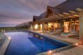 4BR Wooden Family Villa Khaya with Infinity Pool - Bali バリ島 - Indonesia インドネシアのホテル