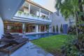 5BDR Private Villa Closes Seminyak Square - Bali バリ島 - Indonesia インドネシアのホテル
