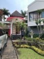COZY BIG HOUSE near JATIM PARK 1 - Malang マラン - Indonesia インドネシアのホテル