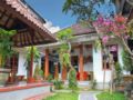 Halaman Depan Hostel - Bali バリ島 - Indonesia インドネシアのホテル