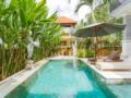 Quiet affordable villa nestled among the rice paddies just east of Ubud - Bali バリ島 - Indonesia インドネシアのホテル
