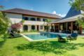 Sumptuous Wooden Villa, 5 BR, Canggu w/ staff - Bali - Indonesia Hotels