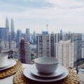 EXPRESSIONZ SKY KLCC & KL TOWER VIEW FROM ROOM - Kuala Lumpur クアラルンプール - Malaysia マレーシアのホテル