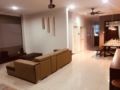 Setia alam @luxury 3 storey family projector house - Shah Alam - Malaysia Hotels