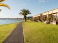 Oasis Beach Resort - Taupo - New Zealand Hotels