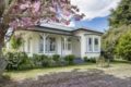 St Leonards Vineyard Cottages - Blenheim - New Zealand Hotels