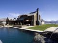 Tin Tub Luxury Lodge - Wanaka - New Zealand Hotels