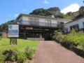 Tipi and Bobs Waterfront Lodge - Great Barrier Island - New Zealand Hotels