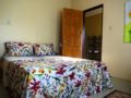 Deluxe Room @ The Yellow House - Bohol - Philippines Hotels