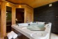 Chalet Teremok- Jacuzzi & Sauna,Great for families - La Tzoumaz ラ ズマ - Switzerland スイスのホテル
