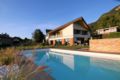Montreux Holiday Home, 150m2 villa with lake view - Blonay ブロネイ - Switzerland スイスのホテル
