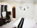 Taichung,Feng Jia theme doubleroom full house - Taichung - Taiwan Hotels