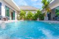 ⭐Modern Getaway Villa 20BR Sleeps40 w/Private Pool - Phuket プーケット - Thailand タイのホテル