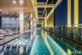 Contemporary and Modern with Sky Pool near BTS - Bangkok バンコク - Thailand タイのホテル