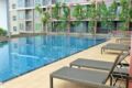 Modern Swimming Pool View @ Rich park Bangson - Bangkok バンコク - Thailand タイのホテル