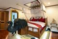 The Fantasy Escape Home 18BR Sleeps 36 near City - Chiang Mai - Thailand Hotels