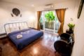 The Vintage Home 3BR Sleeps 6 Close to City - Chiang Mai - Thailand Hotels