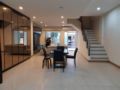 Townhome for rent - 5 mins walk to Skytrain&Mall - Bangkok バンコク - Thailand タイのホテル
