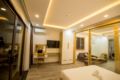 Tony Livings - Da Nang - Vietnam Hotels